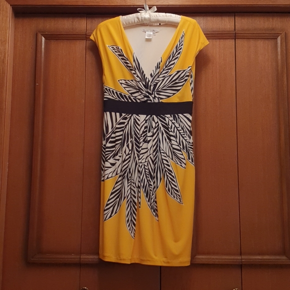 Maggy London flattering yellow dress, new - Picture 2 of 5
